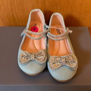 Link Memory Foam Denim Kids Dress Shoes in Light Blue with Rhinestone Bow Size 4